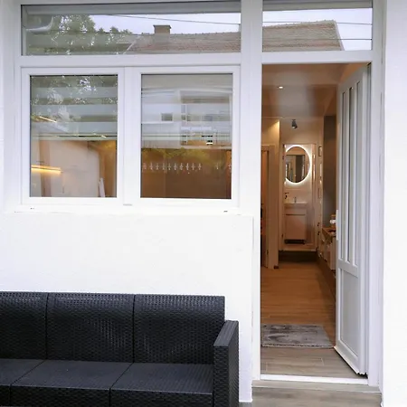 Apartment 404